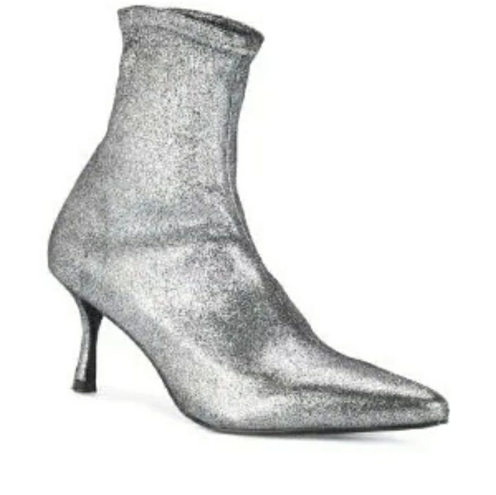 BNWT SENSO- Qweene ii- silver size 37